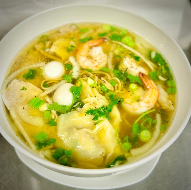 S7. Phnom Penh Noodle Soup.