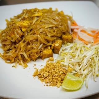 W3. PAD THAI OF CHOICE